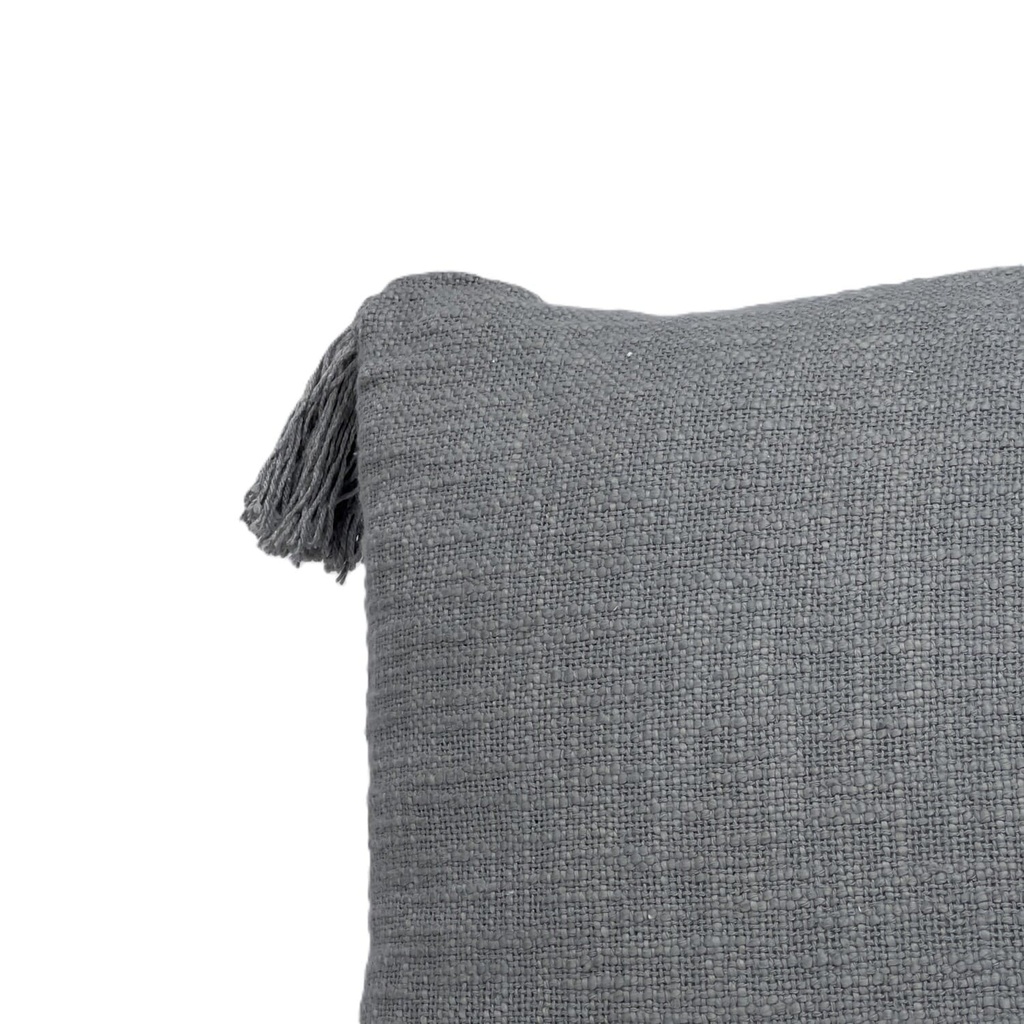 Cojín gris tejido con borlas 45x45cm